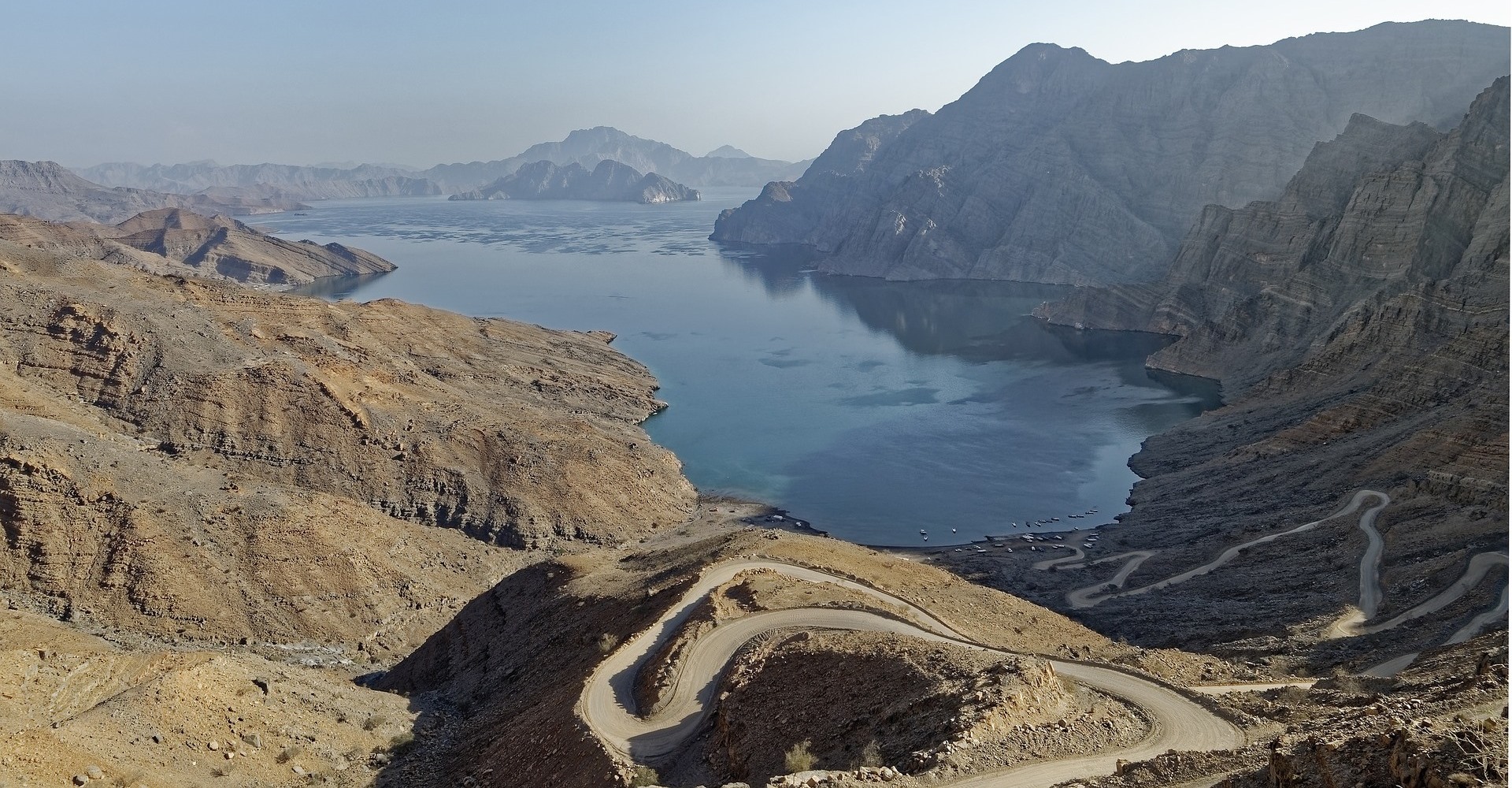 VIAGGIO in OMAN <br>ed EMIRATI ARABI:: Dalle oasi ai fiordi di Musandam